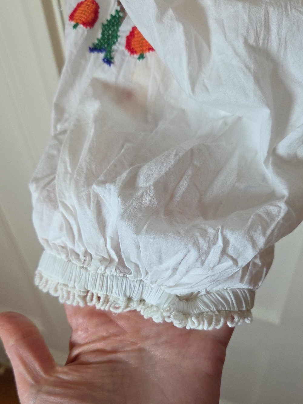 FARM Rio Pitanga Embroidered Blouse In White Multi Color Embroudery Size Large - Picture 11 of 16